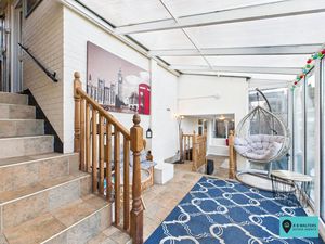 Lower Level Sunroom- click for photo gallery